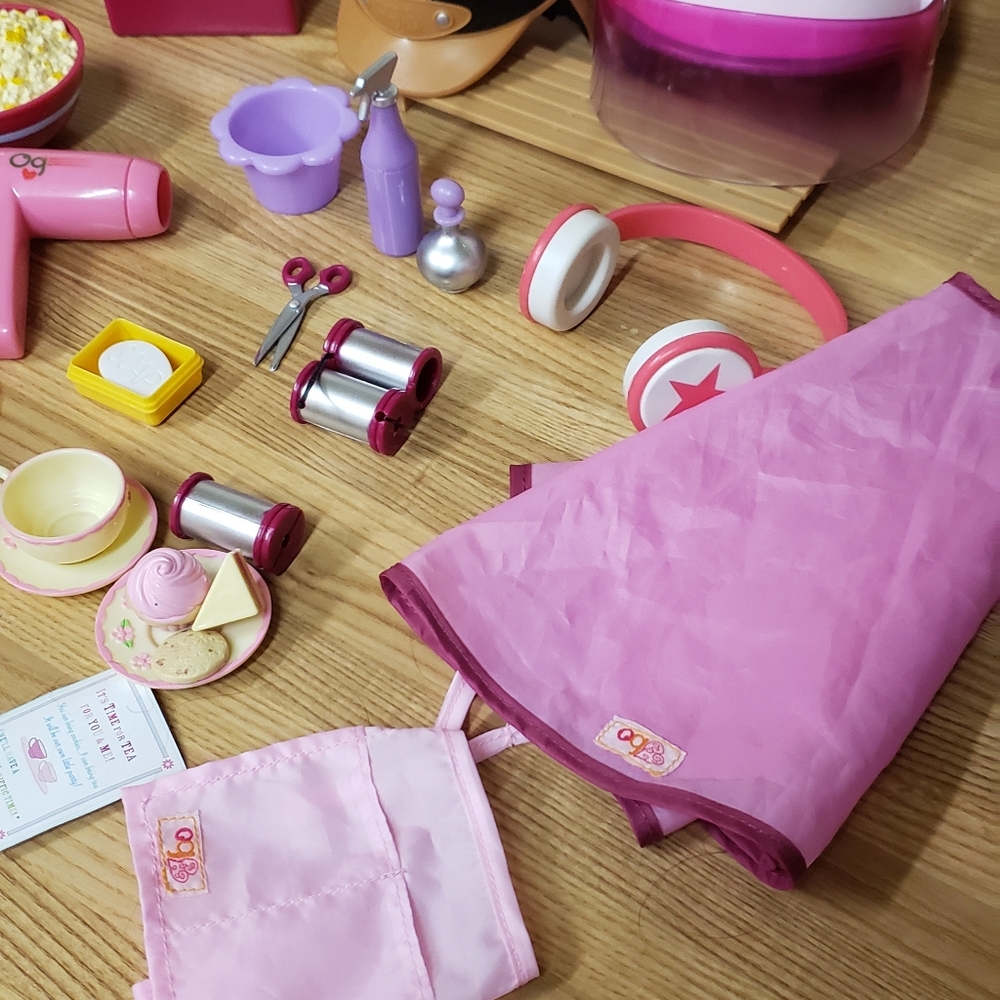OUR GENERATION DOLL ACCESSORIES - Picture 9 of 16